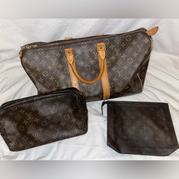 4 piece Authentic Louis Vuitton travel set! - Picture 2 of 16